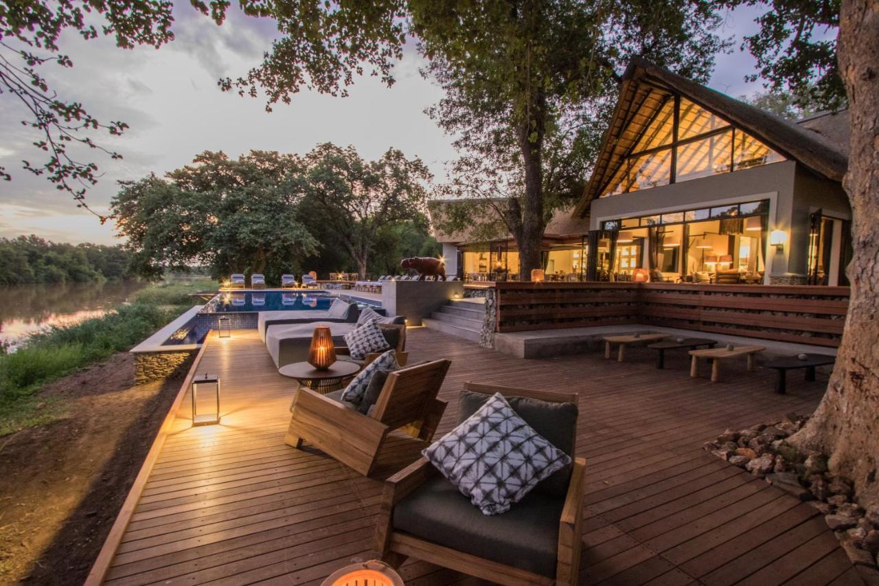 Abelana River Lodge พาลาบอร์วา ภายนอก รูปภาพ