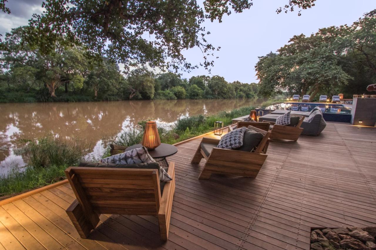 Abelana River Lodge พาลาบอร์วา ภายนอก รูปภาพ