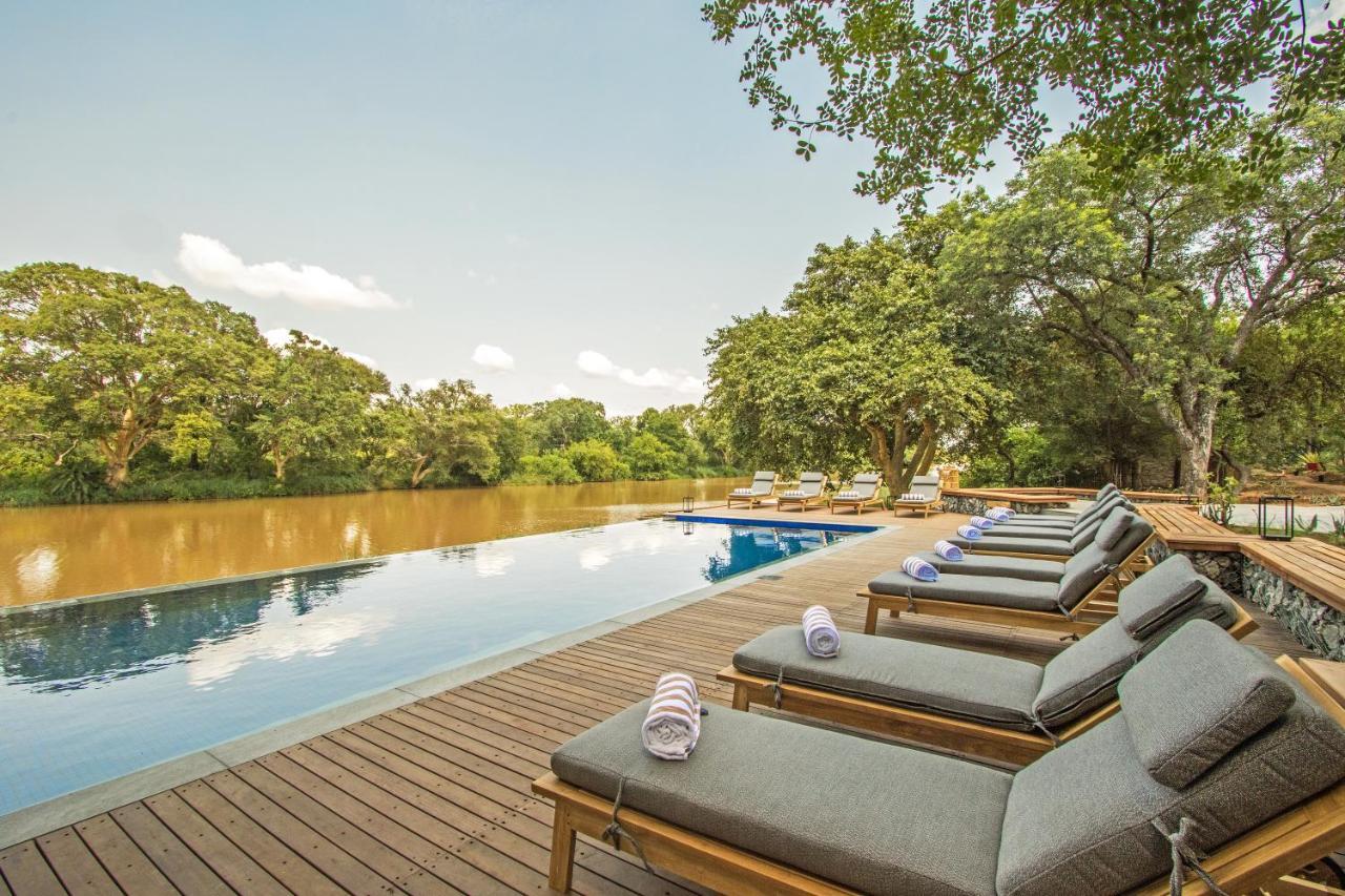 Abelana River Lodge พาลาบอร์วา ภายนอก รูปภาพ
