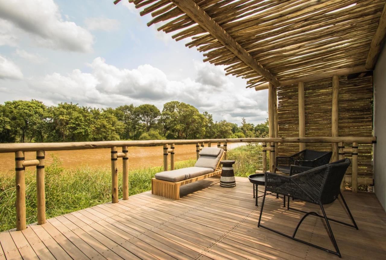 Abelana River Lodge พาลาบอร์วา ภายนอก รูปภาพ