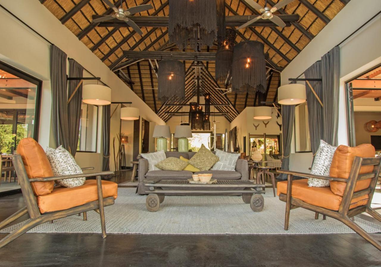 Abelana River Lodge พาลาบอร์วา ภายนอก รูปภาพ